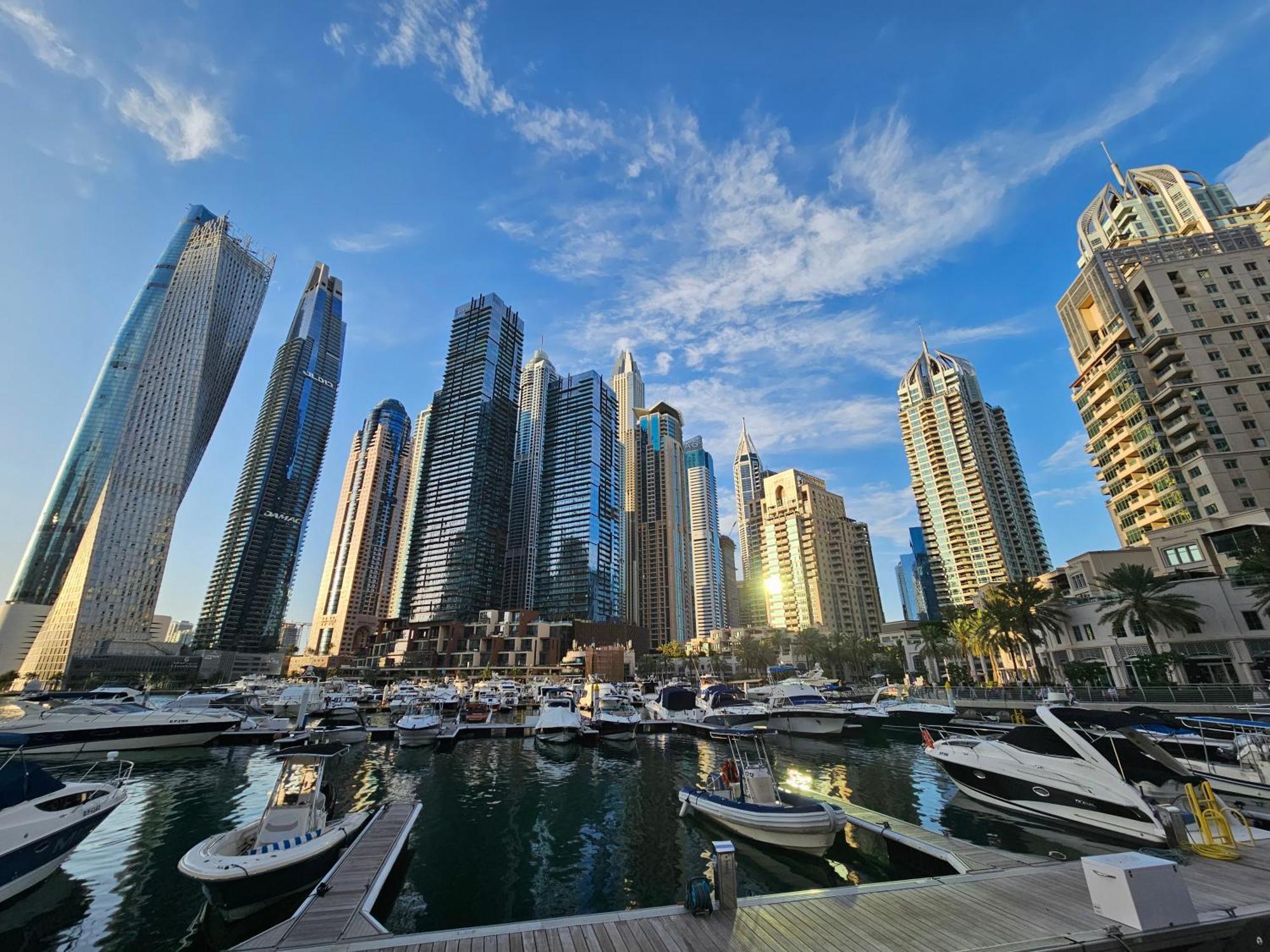 Super Host At Highest Residential Tower In The World, Private Rooms In A Shared Apartment 두바이 외부 사진
