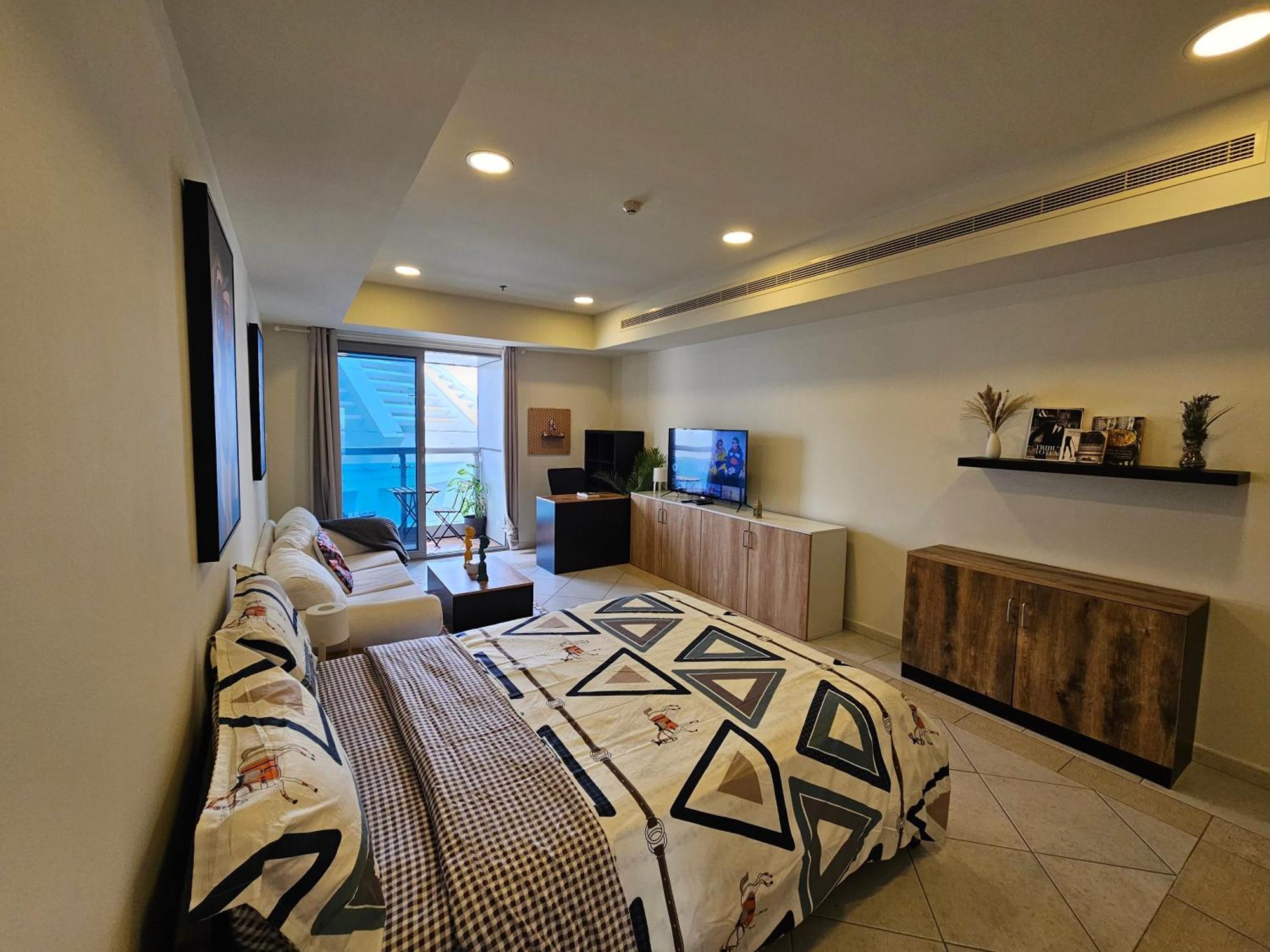 Super Host At Highest Residential Tower In The World, Private Rooms In A Shared Apartment 두바이 객실 사진