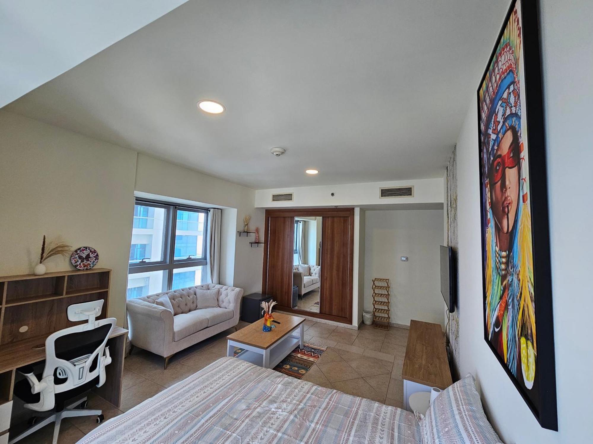 Super Host At Highest Residential Tower In The World, Private Rooms In A Shared Apartment 두바이 객실 사진