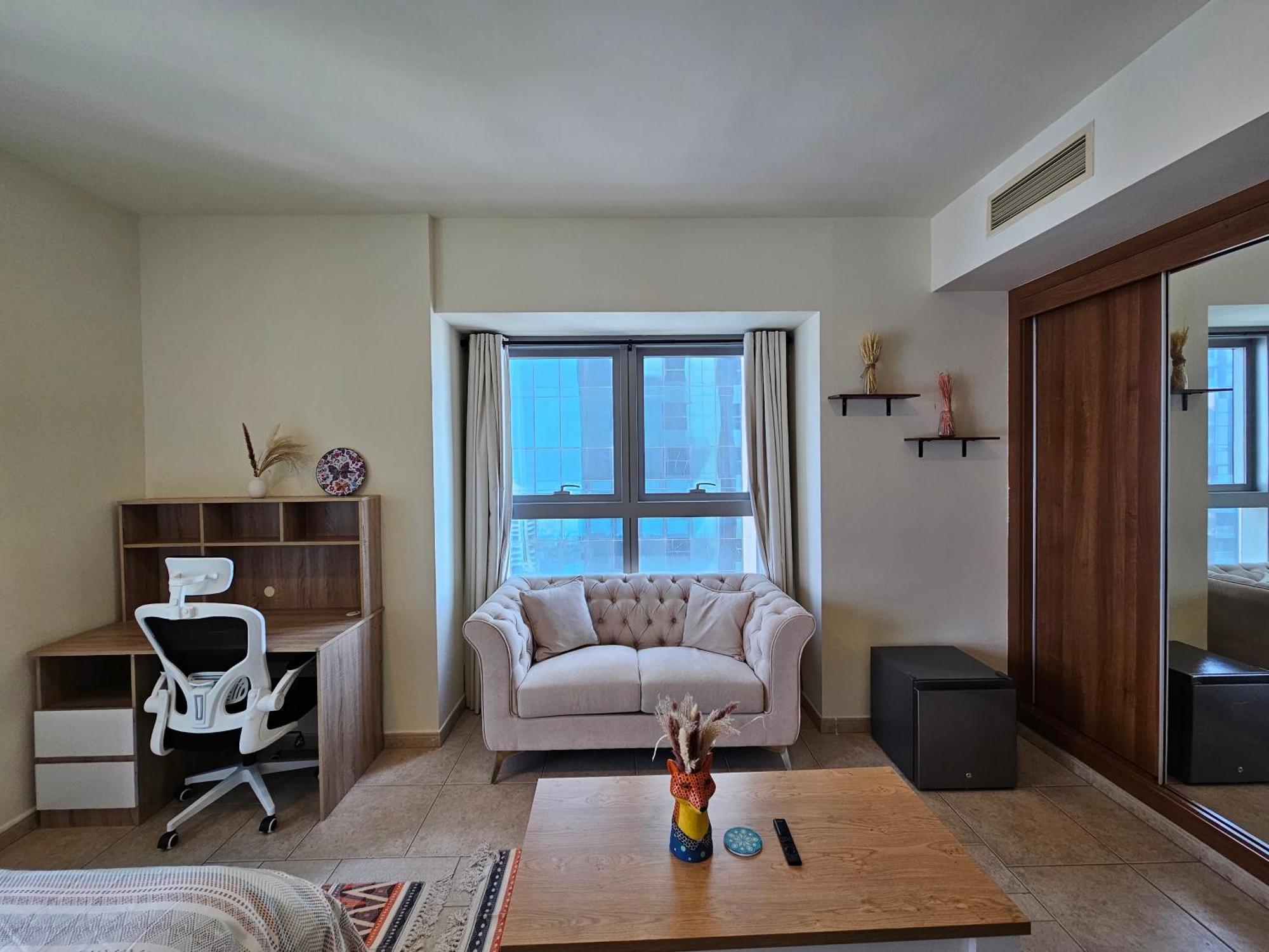 Super Host At Highest Residential Tower In The World, Private Rooms In A Shared Apartment 두바이 객실 사진