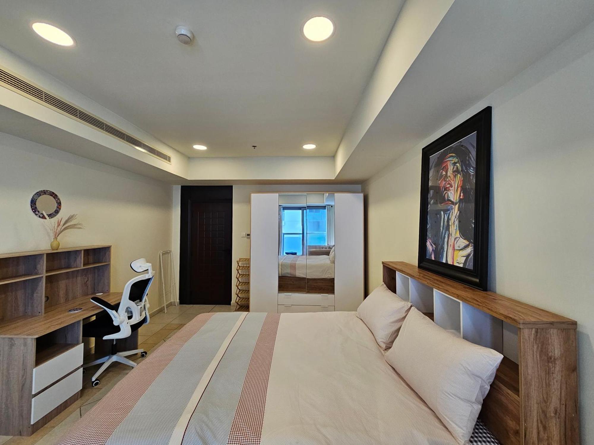Super Host At Highest Residential Tower In The World, Private Rooms In A Shared Apartment 두바이 객실 사진