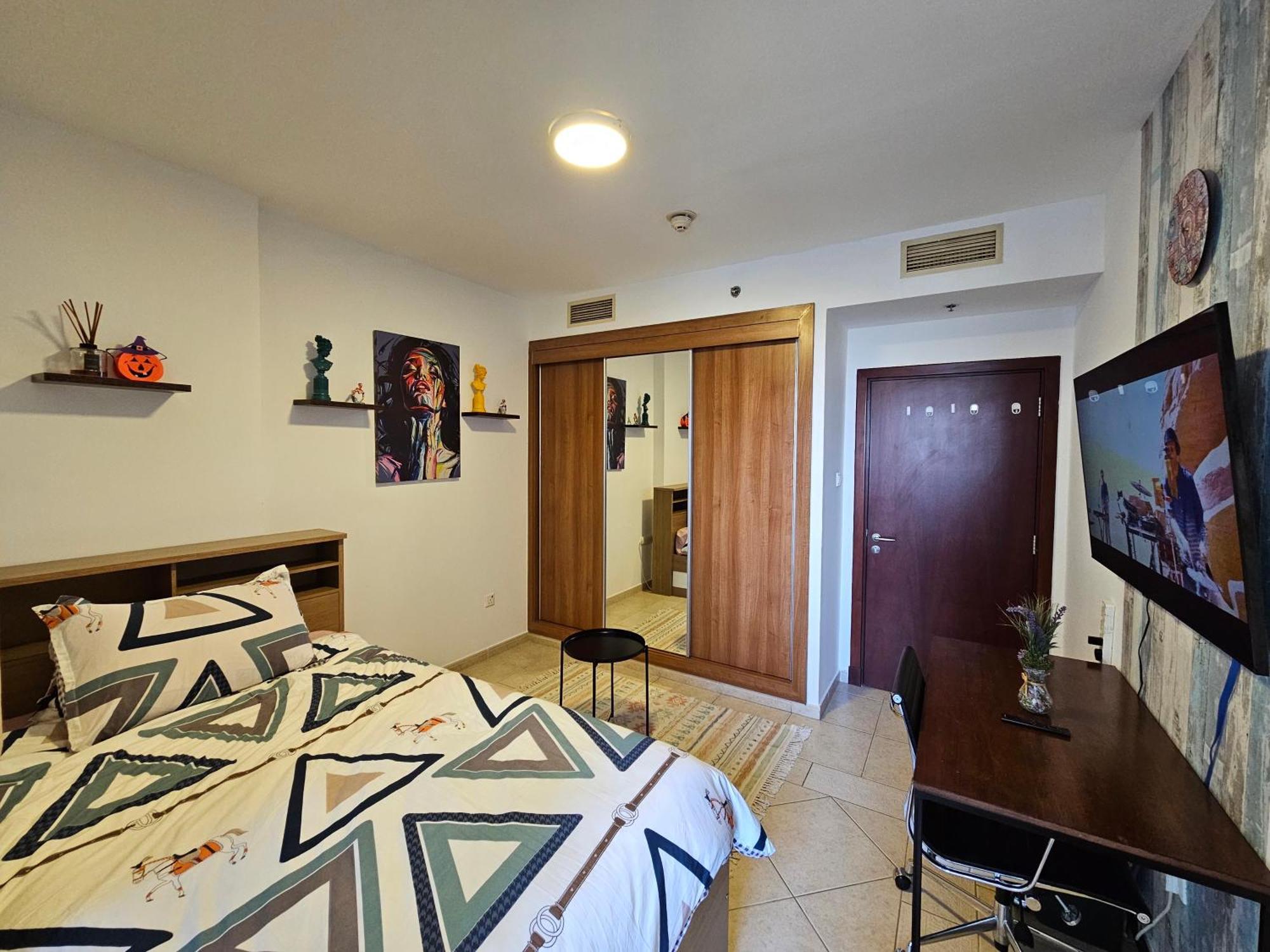 Super Host At Highest Residential Tower In The World, Private Rooms In A Shared Apartment 두바이 객실 사진