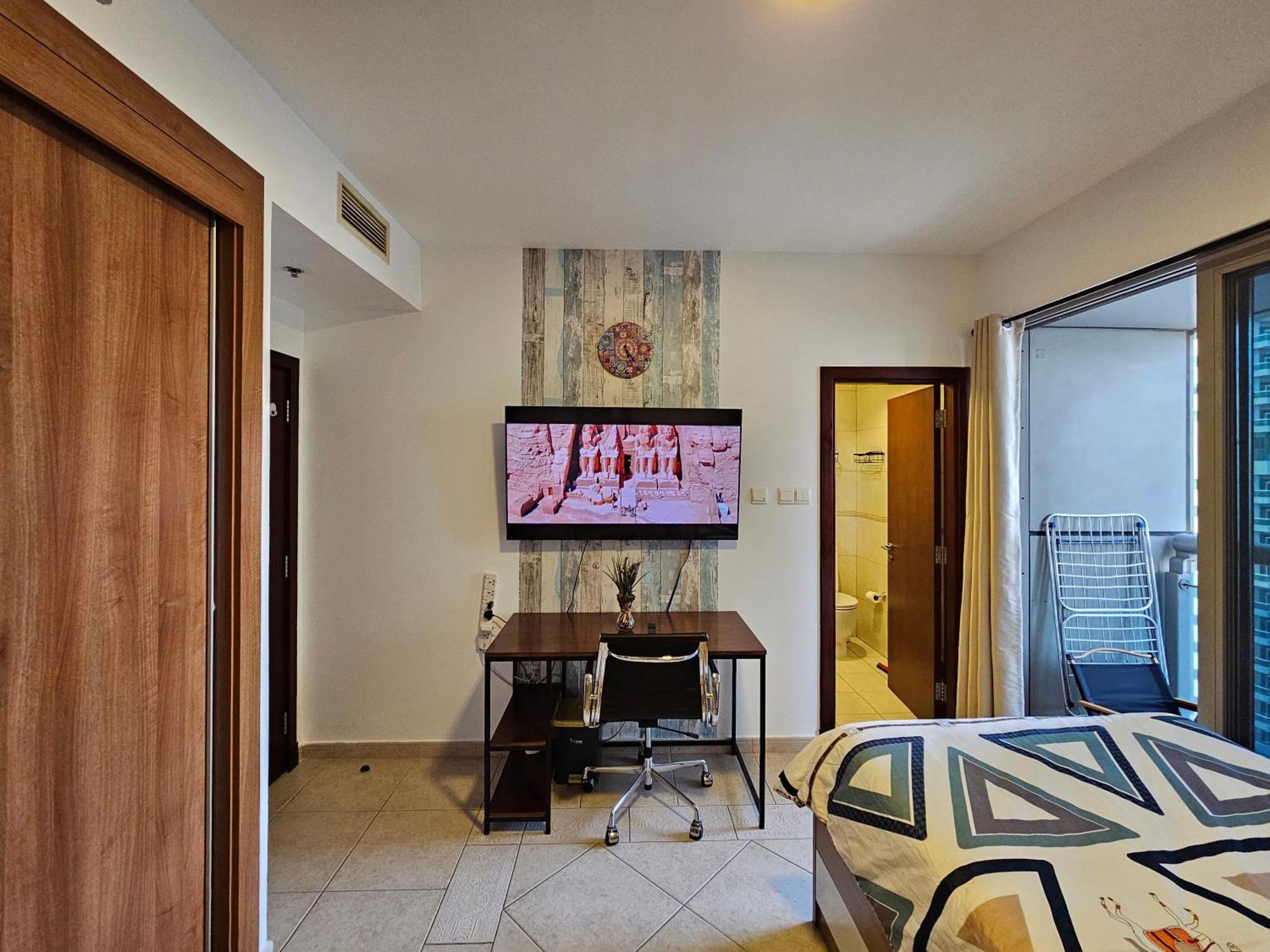 Super Host At Highest Residential Tower In The World, Private Rooms In A Shared Apartment 두바이 객실 사진