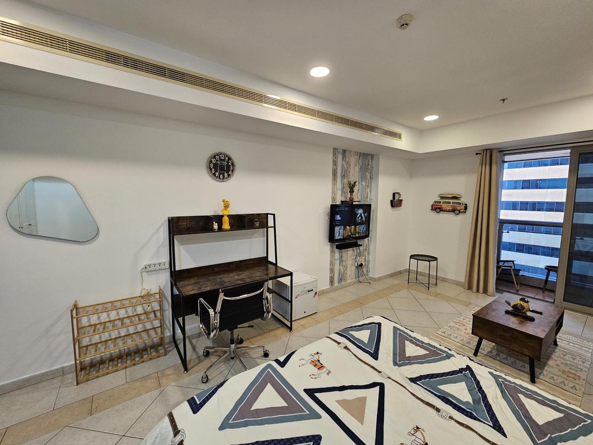 Super Host At Highest Residential Tower In The World, Private Rooms In A Shared Apartment 두바이 객실 사진